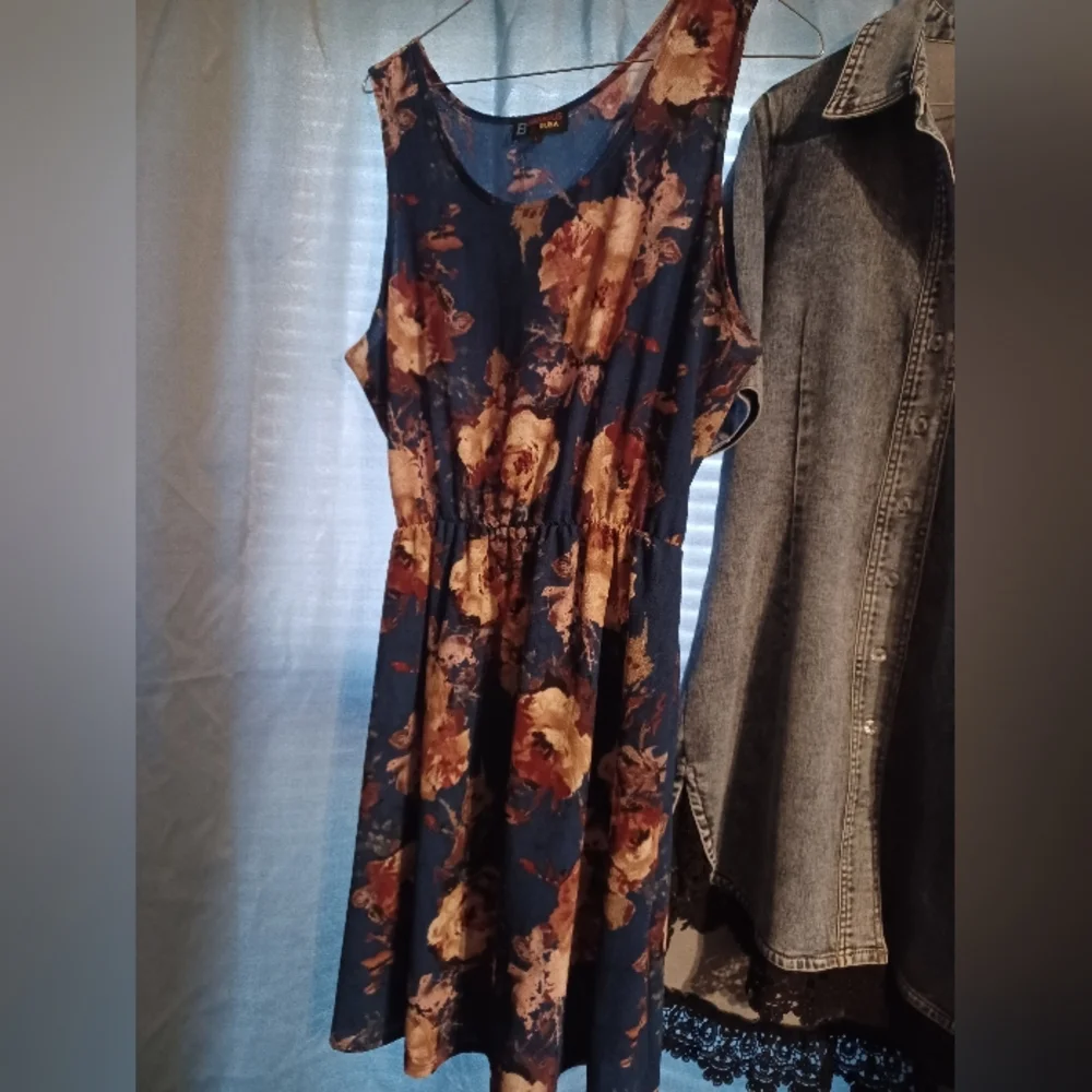 Floral Sleeveless Dress - Picture 1 of 1